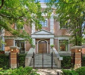 1718 W Wrightwood Avenue, Chicago, IL 60614