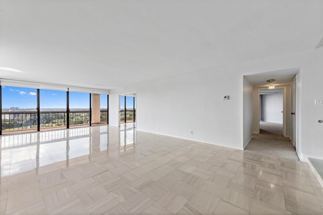 1900 Consulate Place 1004, West Palm Beach, FL 33401