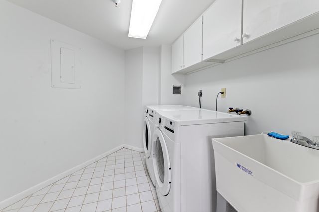 1900 Consulate Place 1004, West Palm Beach, FL 33401