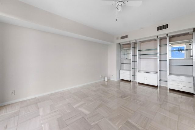 1900 Consulate Place 1004, West Palm Beach, FL 33401