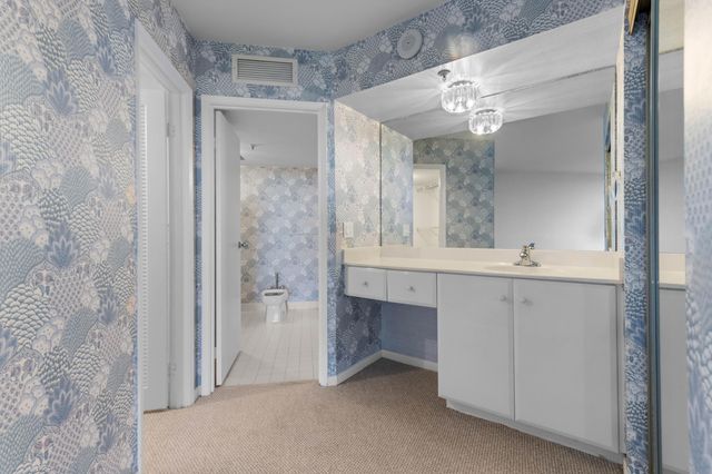 1900 Consulate Place 1004, West Palm Beach, FL 33401