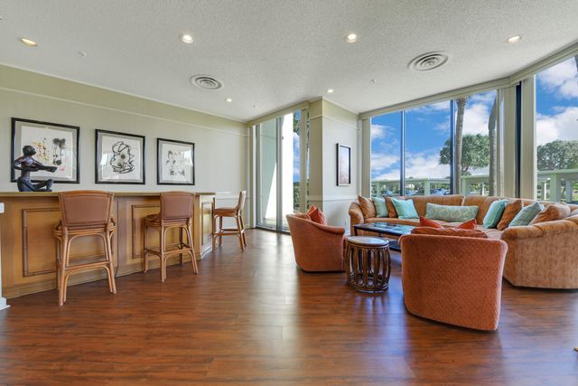 1900 Consulate Place 1004, West Palm Beach, FL 33401
