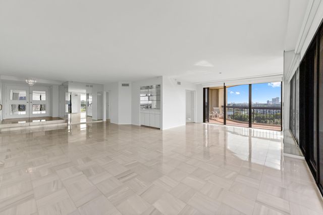 1900 Consulate Place 1004, West Palm Beach, FL 33401