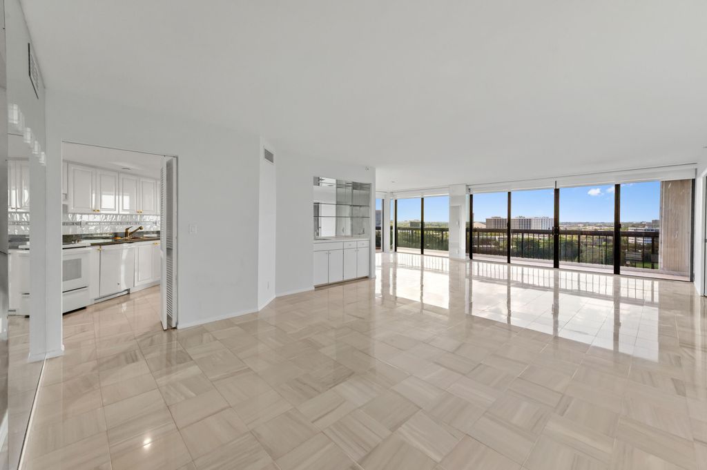 1900 Consulate Place 1004, West Palm Beach, FL 33401