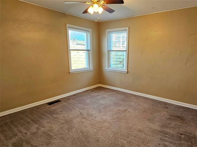 4524 E Avenue NW, Cedar Rapids, IA 52405