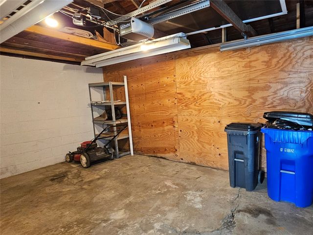 4524 E Avenue NW, Cedar Rapids, IA 52405