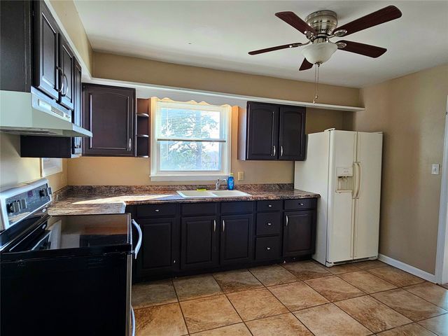 4524 E Avenue NW, Cedar Rapids, IA 52405