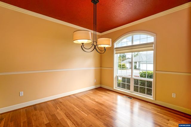 1519 Collins St NW, Salem, OR 97304