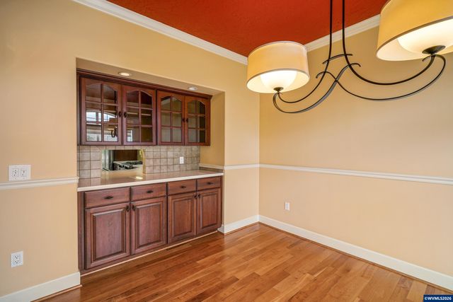 1519 Collins St NW, Salem, OR 97304