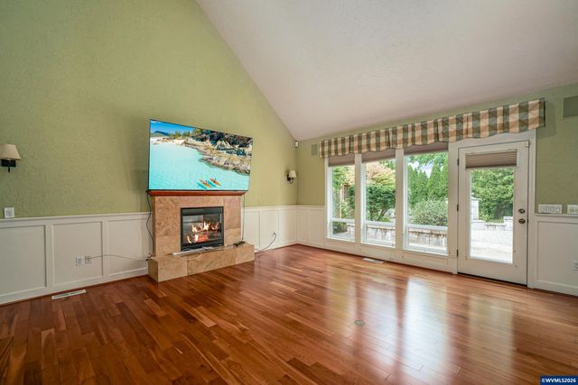 1519 Collins St NW, Salem, OR 97304