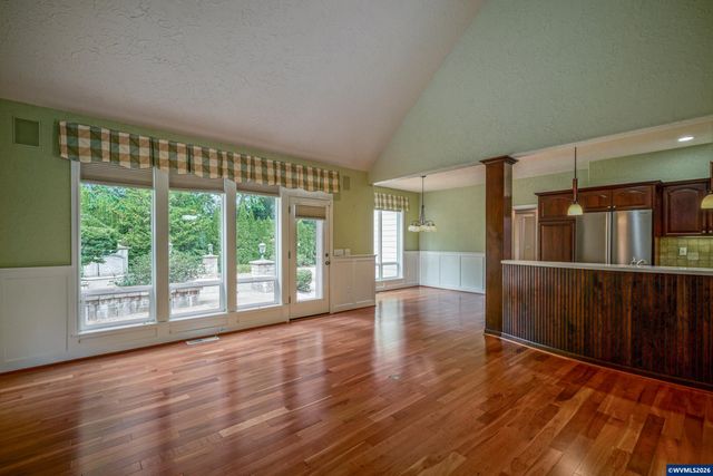 1519 Collins St NW, Salem, OR 97304