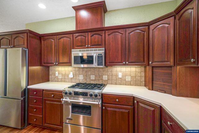 1519 Collins St NW, Salem, OR 97304