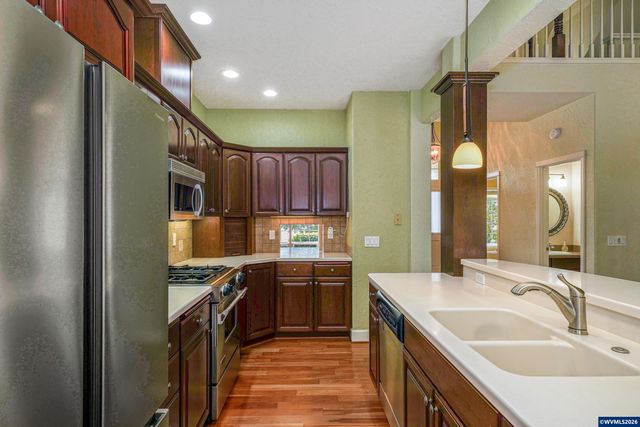 1519 Collins St NW, Salem, OR 97304