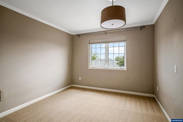 1519 Collins St NW, Salem, OR 97304