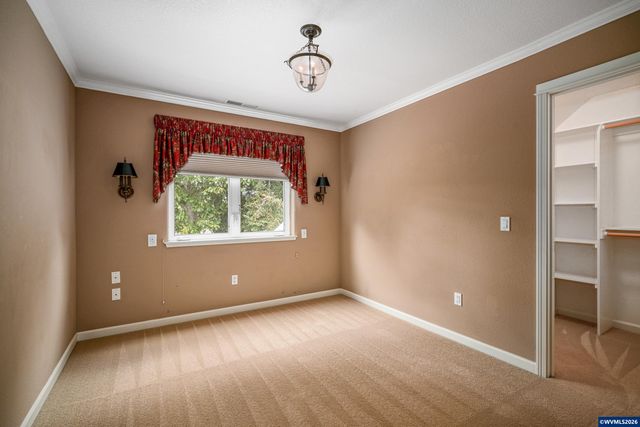 1519 Collins St NW, Salem, OR 97304