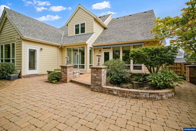 1519 Collins St NW, Salem, OR 97304