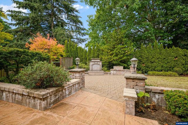 1519 Collins St NW, Salem, OR 97304
