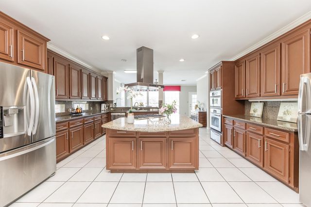 1907 Waterside Drive, Missouri City, TX 77459