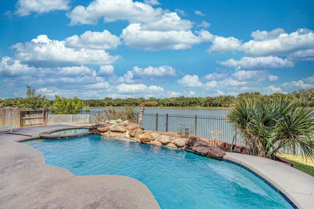 1907 Waterside Drive, Missouri City, TX 77459