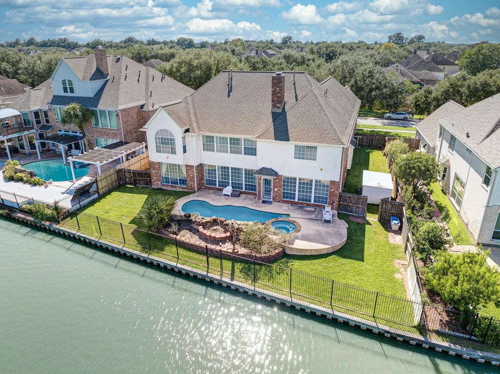 1907 Waterside Drive, Missouri City, TX 77459