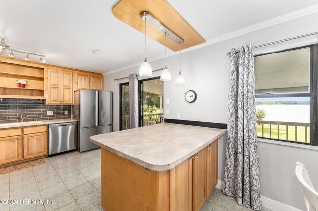 198 LAKE RAY Road, Hawthorne, FL 32640