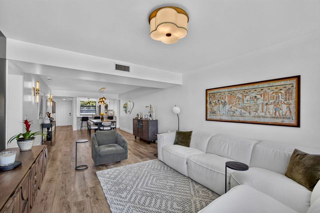 3635 Whitehall Drive 302, West Palm Beach, FL 33401