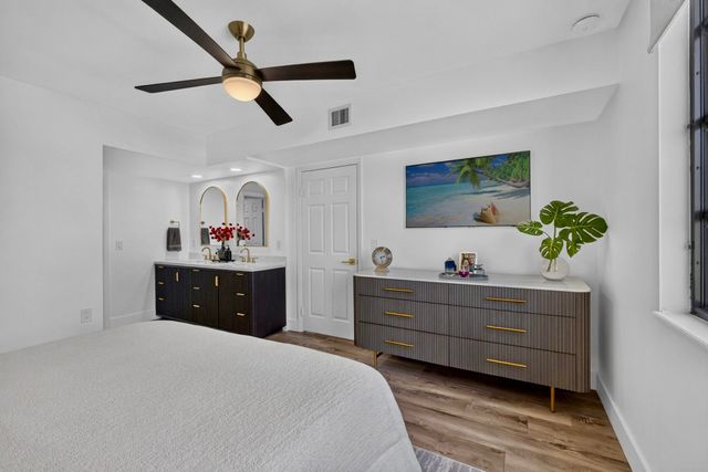 3635 Whitehall Drive 302, West Palm Beach, FL 33401