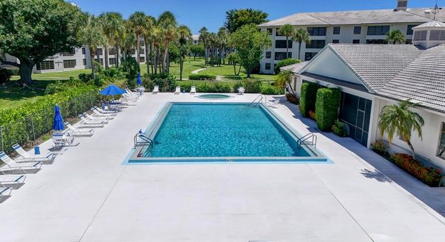 3635 Whitehall Drive 302, West Palm Beach, FL 33401