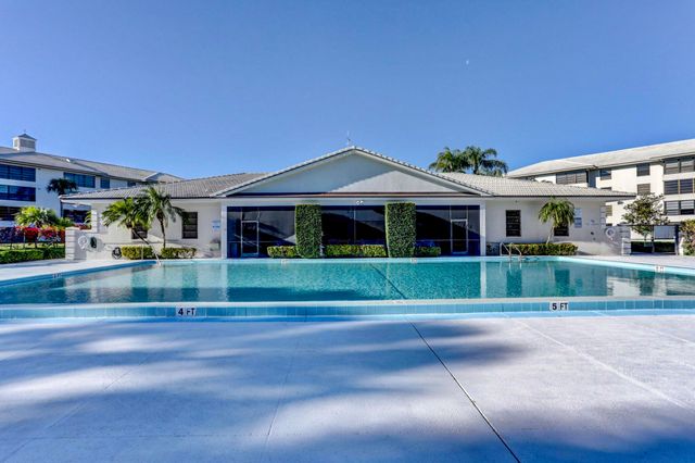 3635 Whitehall Drive 302, West Palm Beach, FL 33401