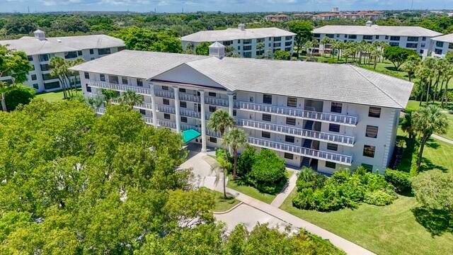 3635 Whitehall Drive 302, West Palm Beach, FL 33401