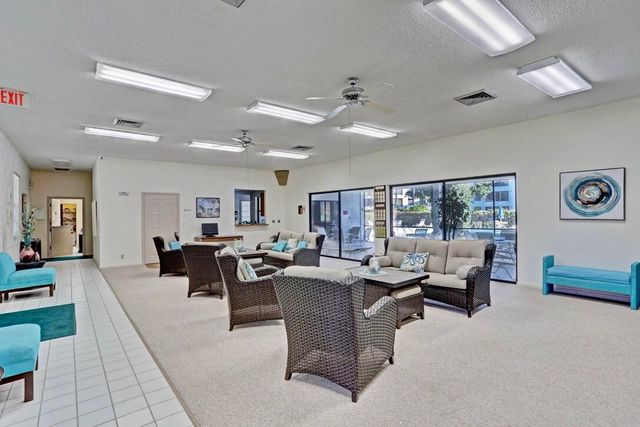 3635 Whitehall Drive 302, West Palm Beach, FL 33401