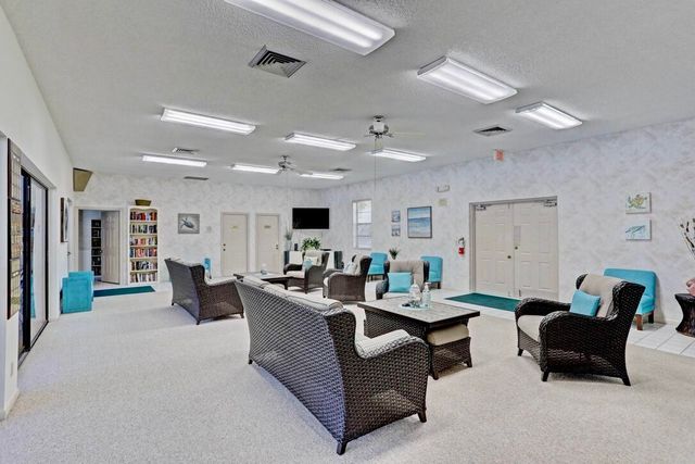 3635 Whitehall Drive 302, West Palm Beach, FL 33401