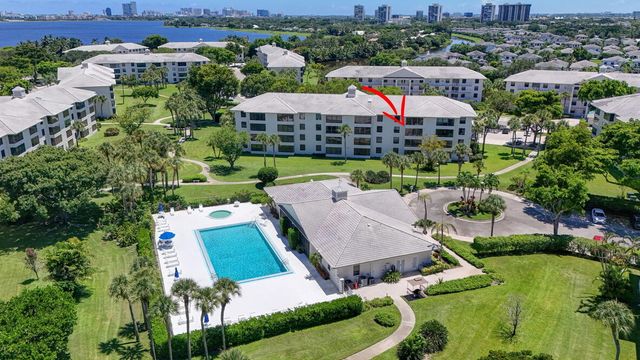 3635 Whitehall Drive 302, West Palm Beach, FL 33401
