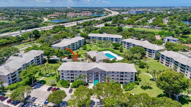 3635 Whitehall Drive 302, West Palm Beach, FL 33401