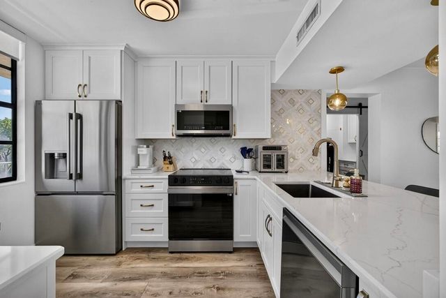 3635 Whitehall Drive 302, West Palm Beach, FL 33401
