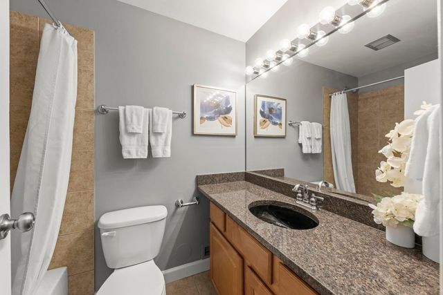 6008 LAKE Drive E 1A, Lisle, IL 60532