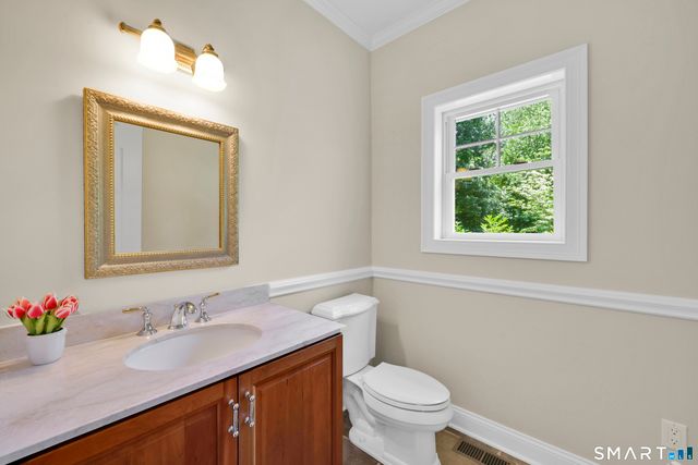 10 Merrit Woods, Burlington, CT 06013
