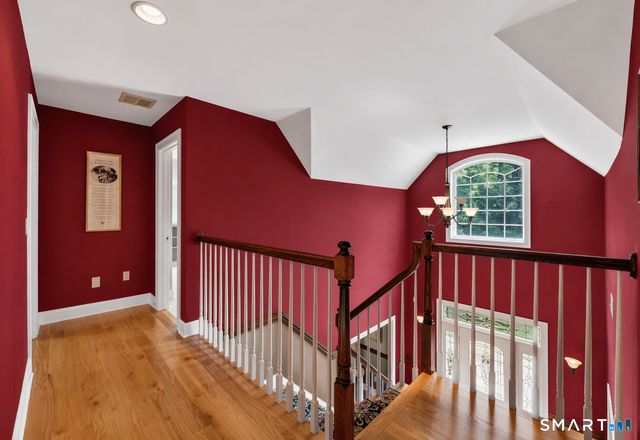 10 Merrit Woods, Burlington, CT 06013