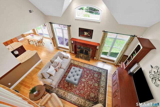 10 Merrit Woods, Burlington, CT 06013