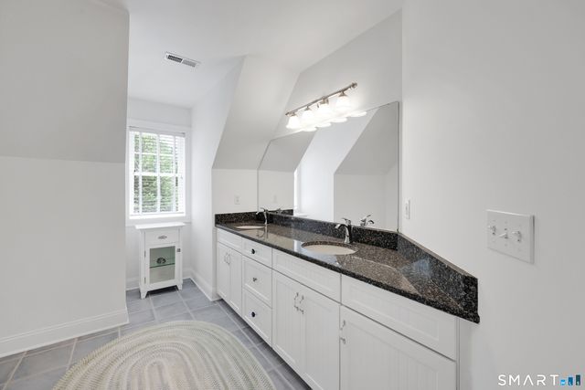 10 Merrit Woods, Burlington, CT 06013
