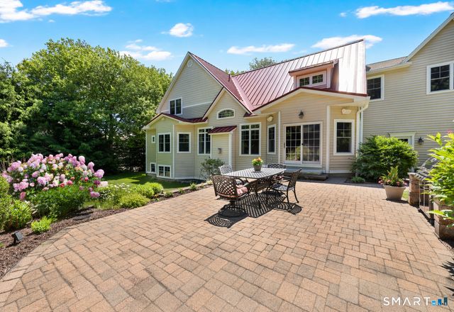 10 Merrit Woods, Burlington, CT 06013