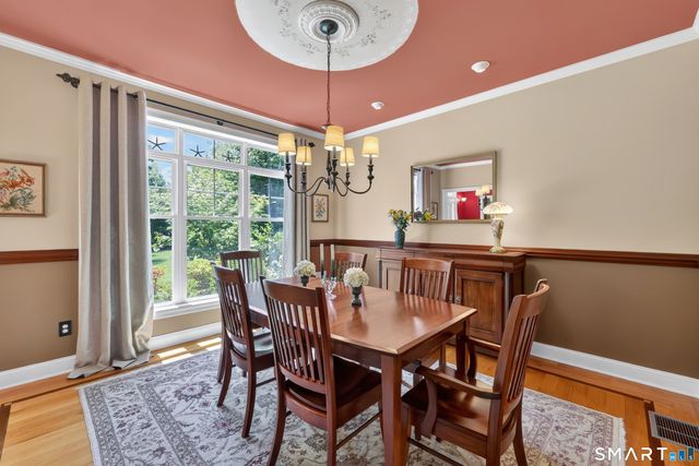 10 Merrit Woods, Burlington, CT 06013
