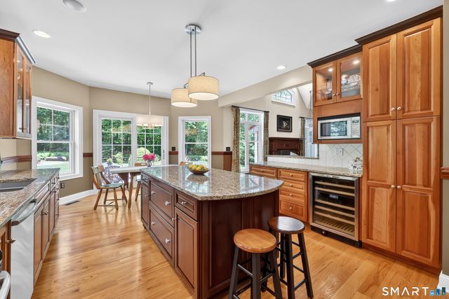 10 Merrit Woods, Burlington, CT 06013