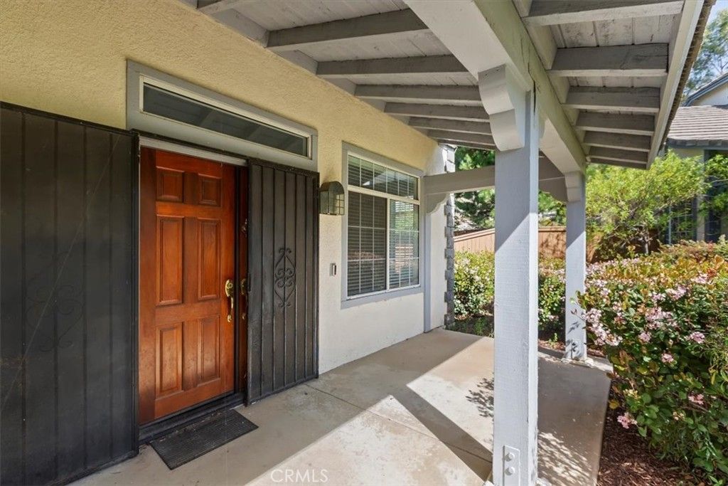 Image 5 of property listing at 10011 Thornbird Court N, Moreno Valley, CA 92557