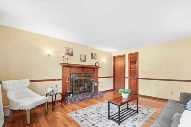 4 Powerline Dr, Grafton, MA 01519