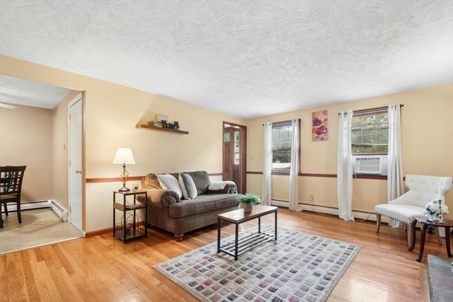 4 Powerline Dr, Grafton, MA 01519