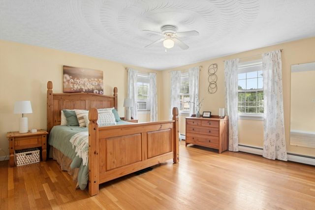 4 Powerline Dr, Grafton, MA 01519