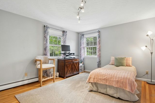 4 Powerline Dr, Grafton, MA 01519