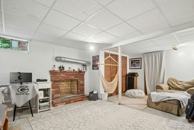 4 Powerline Dr, Grafton, MA 01519