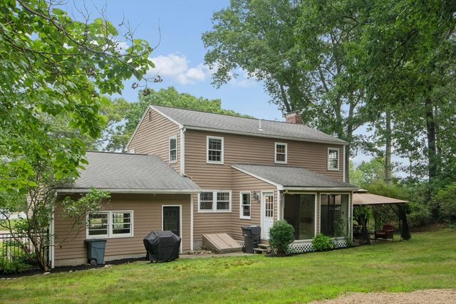 4 Powerline Dr, Grafton, MA 01519